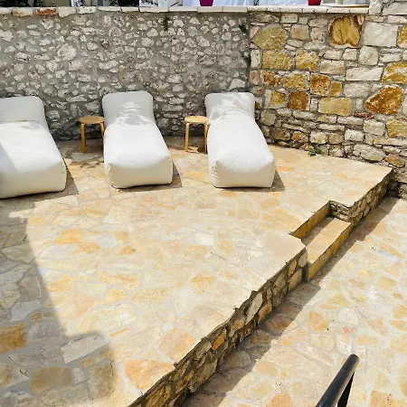 Mpolanos Apartment